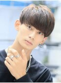 横顔が決まるナチュラルマッシュ