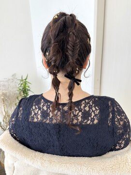 ナジック(749) 個性派ツインポニー×ヘアアレンジ