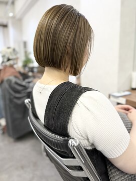 オウル(Owll) ＊大人可愛いお洒落ミニボブくすみカラーオリーブベージュ＊