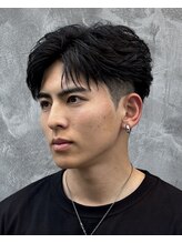 アクロ(ACRO) フェザーショート/フェザーパーマ/センターパート