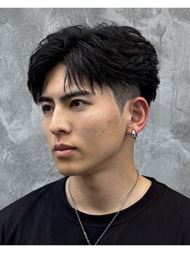 アクロ(ACRO) フェザーショート/フェザーパーマ/センターパート