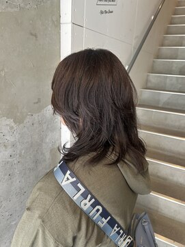 アイリー 名古屋(A/LEE) ウルフカット/レイヤーカット/オリーブカラー