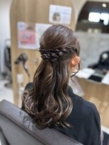 ビオトープ(biotope)&nbsp;ハーフアップアレンジ