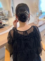 シー(she.) リボンシニヨン カチモリヘア お呼ばれヘア