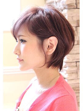 レウナ 外苑前(Reuna) メルトカラーひし形ショート　耳にかけても可愛い