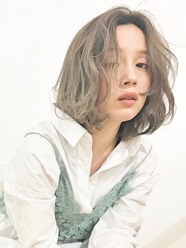 エムスラッシュ ソル センター南(M.SLASH SOL) ■SOLセンター南17-4★■シルバーアッシュ寝ぐせ無造作ラフボブ