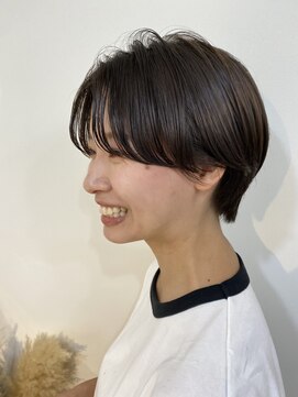 イオエ(ioe) イメチェン/外ハネボブ/ワイドバング/ブルーブラック/美髪