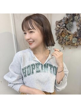 ジジ 代々木(Gigi) 韓国風ボブ 髪質改善 ショート セクションカラー ペールベージュ