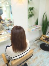 大人女性らしい柔らかさとヌケ感たっぷりな仕上がりの最旬カラーで【白髪ぼかし】お悩みご相談ください！