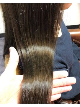 カミケン 方木田店(kamiken.) うる艶しっとり上品なめらかストレート【カミケン方木田店】