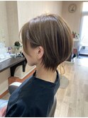 くびれ丸みショート