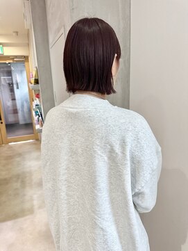 ヨーク(YOKE) YOKE 切りっぱなしボブぱつっとボブ丸くない艶髪レッドボルドー