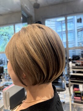 ヘア デザイン リスク(HAIR DESIGN RISK) 【RISK 飛澤】ボブスタイル　大人ショート　丸みシルエット