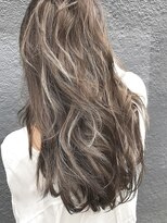 ロコスピアーズ(ROCO SPEARZ)&nbsp;本場ブロンドに近づけたスポンテニアスグレージュメッシュ