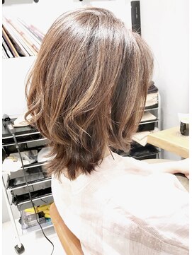 ミッシェル アフロート(michelle afloat) 20代30代40代50代ラウンドCカーブカット×外ハネCカーブスタイル