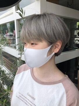 ビスクヘアデザイン(bisq hair design) ハイトーンシルバー×マッシュショート