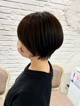 マカナ(makana) 襟足すっきりショート