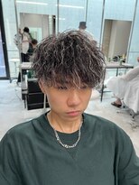 イーラ(era)&nbsp;前下がりマッシュ×ホワイトメッシュ×ツイストスパイラルパーマ