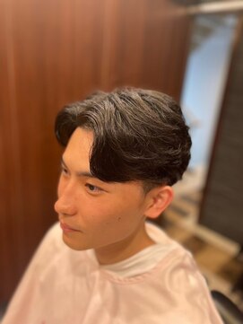 ヒロギンザ 五反田店(HIRO GINZA) 理容室　床屋　センターパート　ツイスパ　2ブロック