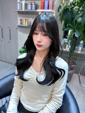 ロンドクロエ 横浜(Lond Chloe) ヨシンモリくびれレイヤー×ブルーブラック