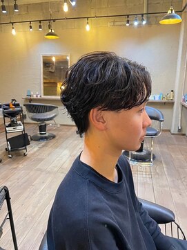 ミオ リベル(Mio'' LIBER) 毛流れセンターパート