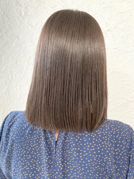 バランス 原宿 表参道(balance) 【髪質改善】艶髪ハイトーン、ヘーゼルグレージュ YUKA