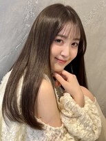 ミチオノザワヘアサロンギンザ 静岡店(Michio Nozawa HAIR SALON Ginza) 光をまとったツヤ感ストレート/シースルーバング/ストレート