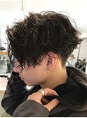 スパイラルパーマセンターパートツーブロックかき上げヘア