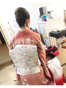 ロカット サロン(Roquat Salon) 七五三着付けと夜会巻き【ヘアアレンジ 立川/八王子/立川南】