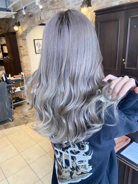 リリー(Re.ly) ホワイトベージュ