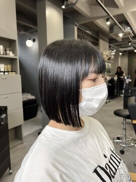 パロ(PALO) 切りっぱなしボブ