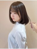 ブラウンベージュ ボブ 顔周りカット 艶髪 20代 タッセルボブ