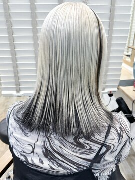 ラウラアンドロー(LAURA&RO) 【ホワイト×ブラック】