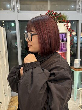 コンティロミー(CONTI ROMMY.) まとまるミニボブ小顔カット似合わせワインレッド