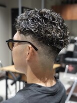 メッツ 原宿(METS)&nbsp;MEN'S/極道パーマ×ハイライト/フェード