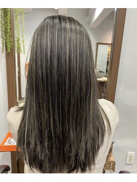 ノラ ウメダ(NORA UMEDA) 【NORA UMEDA 高木】3Dコントラストハイライトカラーグレージュ