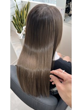 エミュスト(Emuest) 絹髪☆心斎橋美容室