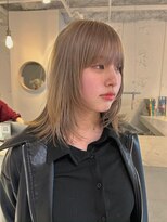 ルーム(Loom.)&nbsp;ハイトーンミルクティーカラーワイドバング顔周りレイヤー