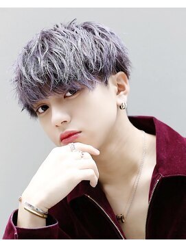 リップス レイ ギンザ(LIPPS Ray GINZA) 前下がりシルバーカラーマッシュ