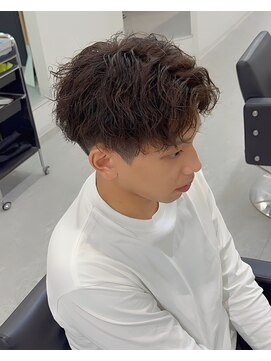 ブライト(BRIGHT) ツイストスパイラルパーマセンターパート