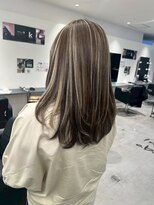キング 心斎橋店(K!ng)&nbsp;ハイライトカラーミルクティーベージュレイヤーカット