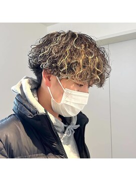 アコロン(acoron.) メンズハイライト/波巻きパーマ/メッシュ/池袋メンズカット