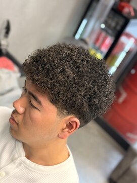 ワイズチョップガレージ(Y's CHOP GARAGE) ショートアフロ