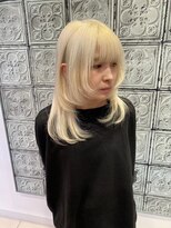 アース いわき店(HAIR&MAKE EARTH)&nbsp;ホワイトブロンド×レイヤーミディ