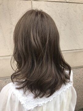 リンドヘアー アンド アイラッシュ(LINDO) THROWカラー　アッシュベージュ