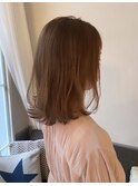 ピンクベージュ