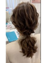 ルナクレセント (Luna crescent)&nbsp;切りっぱなしセミロングのローポニー