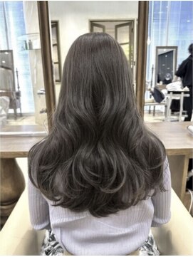 ザック ヴィ(ZACC  vie) レイヤーカット/セミロング/艶カラー/学割U24