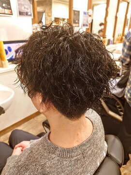 コダマ 茗荷谷店(KODAMA) スキンフェード/アップバング/コンマヘア/眉カット/束感<理容室>