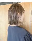 切りっぱなしボブ×柔らかベージュ